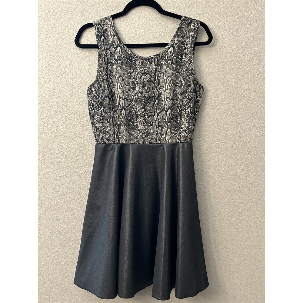 NWT Walter by Walter Baker Dress Black Snake Print Fit & Flare Open Back Small